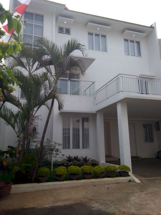 BU Townhouse Minimalis Ada Pool Lokasi Strategis di Cilandak