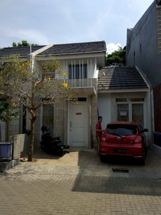 Dijual rumah cluster di Pinus Regency Bandung, desain minimalis, masi