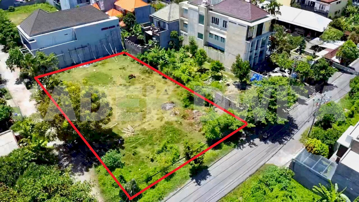 Tanah jalan utama tukad badung renon denpasar