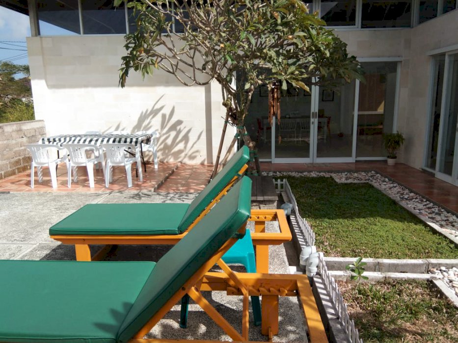 VILLA LUAS DENGAN HARGA CORONA