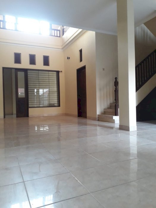 RUMAH 2 LANTAI SESETAN DENPASAR SELATAN