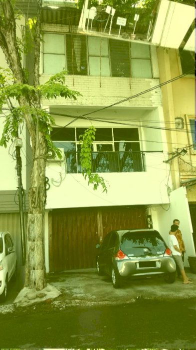 RUKO 3 LANTAI MANYAR KERTOARJO