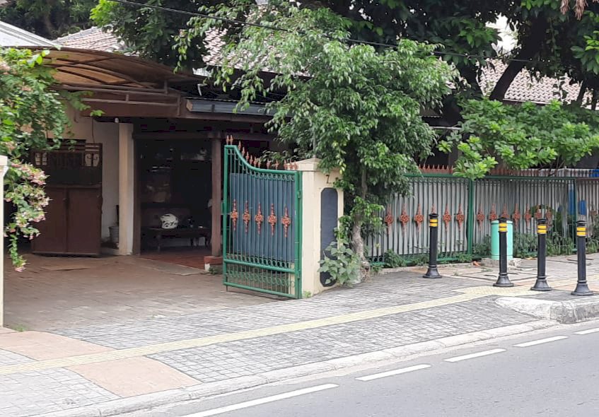 Dijual rumah lama hitung tanah di Cilandak