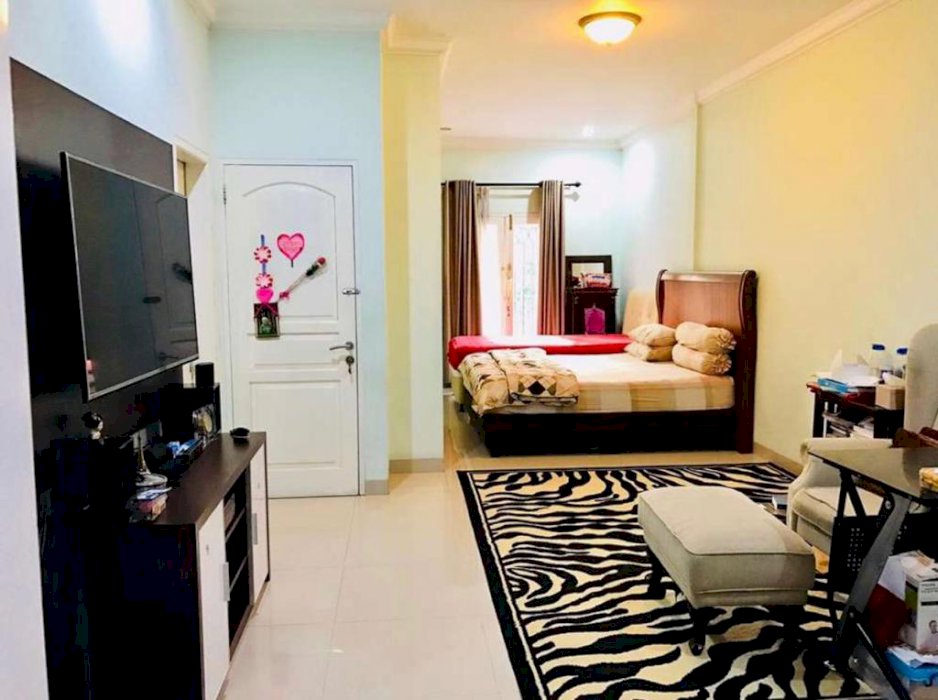 Rumah 2 Lt Petukangan Selatan