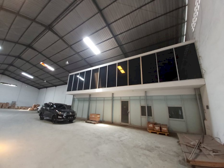 TERSEWA Disewakan Gudang di Jl Raya Manukan Wetan 60, Lt 1050 m2 Lb