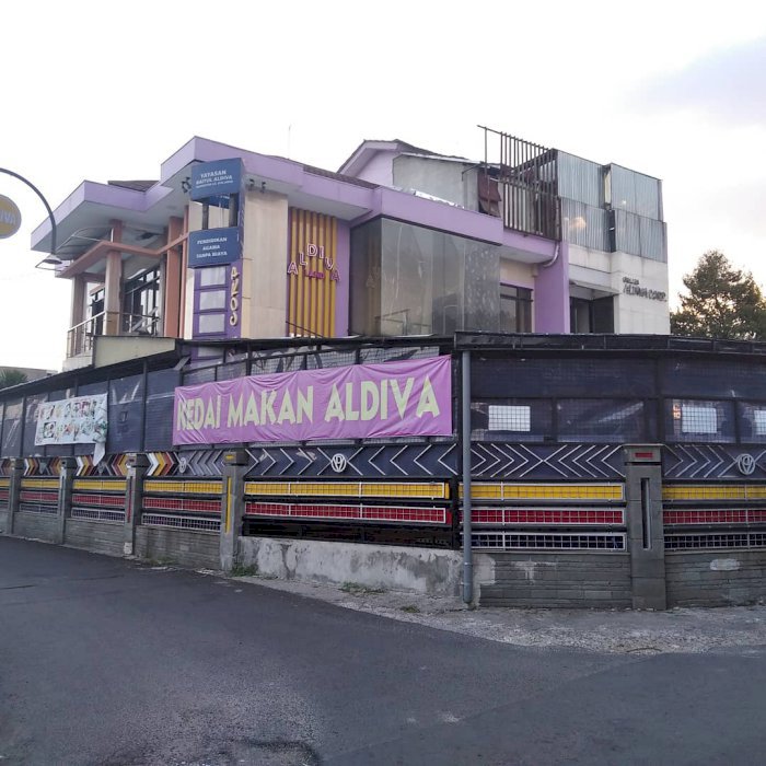 Jual cafe dan bimbel di tengah kota bandung harga murah