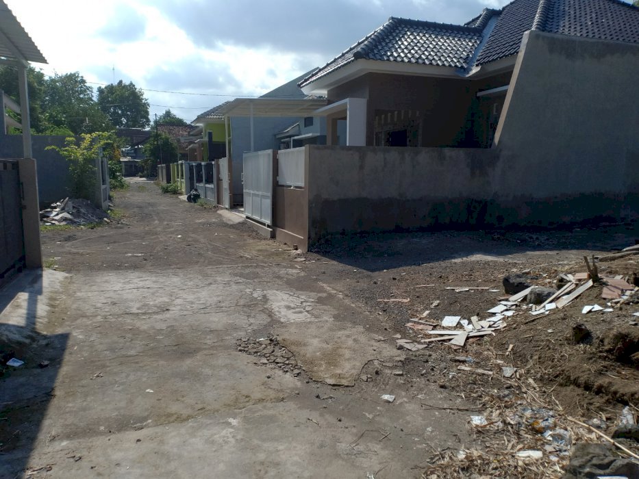 Tanah 135m bekang Perum Pertamina Purwomartani