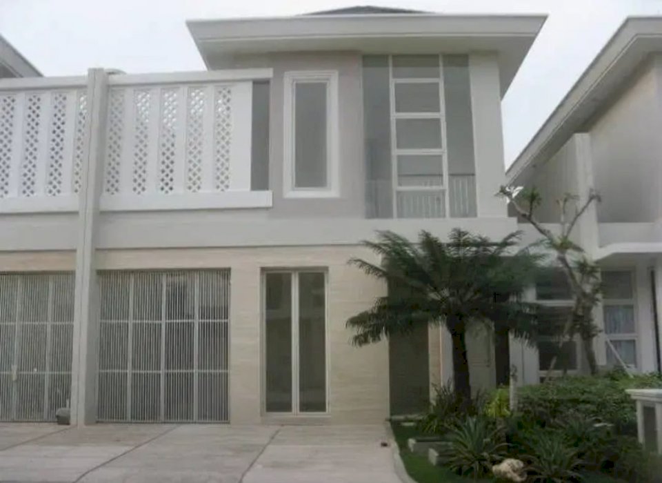 Rumah Minimalis Long Beach Pakuwon City Surabaya Timur
