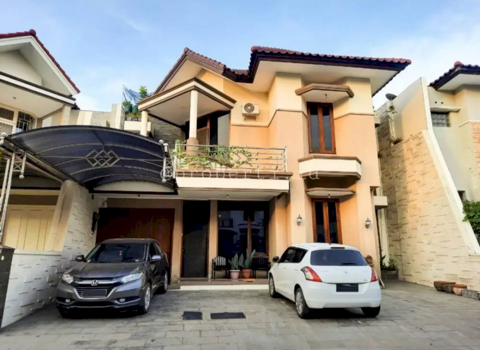 Rumah Classic Dharmahusada Regency Surabaya Timur