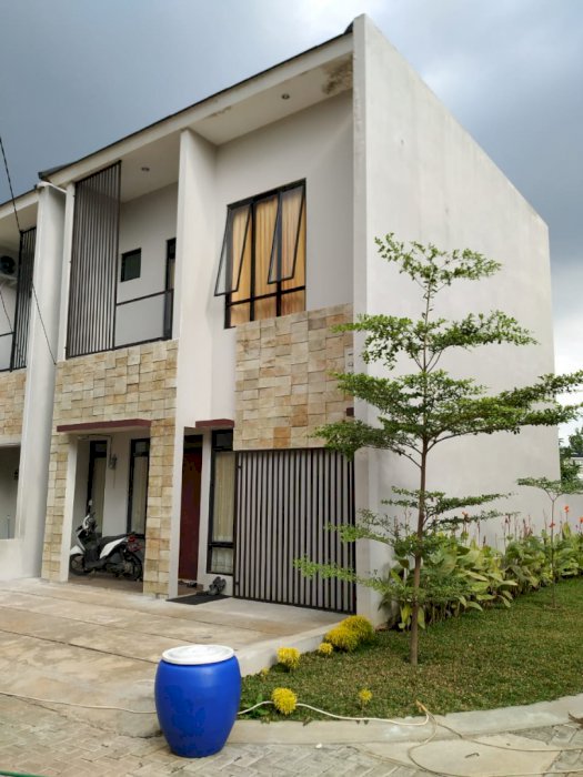 Rumah Cantik 2 Lantai Hanya 600 Jutaan Dekat Pemda Cibinong