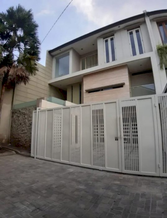 Rumah Gress Manyar Kertoarjo Bangunan Istimewah Surabaya Timur