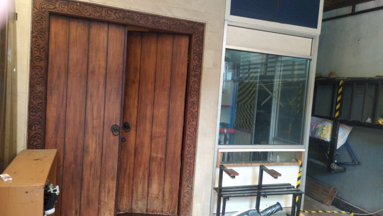 Jual Rumah Lama di Tomang