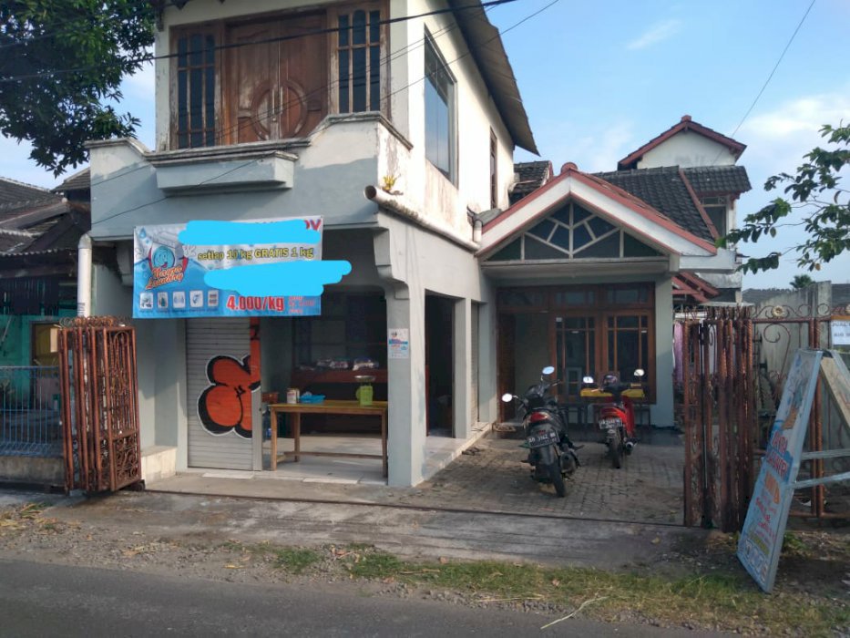 DI JUAL CEPAT BUU RUMAH 2 LANTAI WIYORO BANGUNTAPAN BANTUL