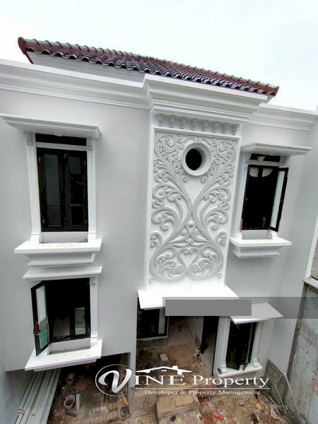 Rumah Mezzanine lokasi terdepan di Sadar Jagakarsa Jaksel