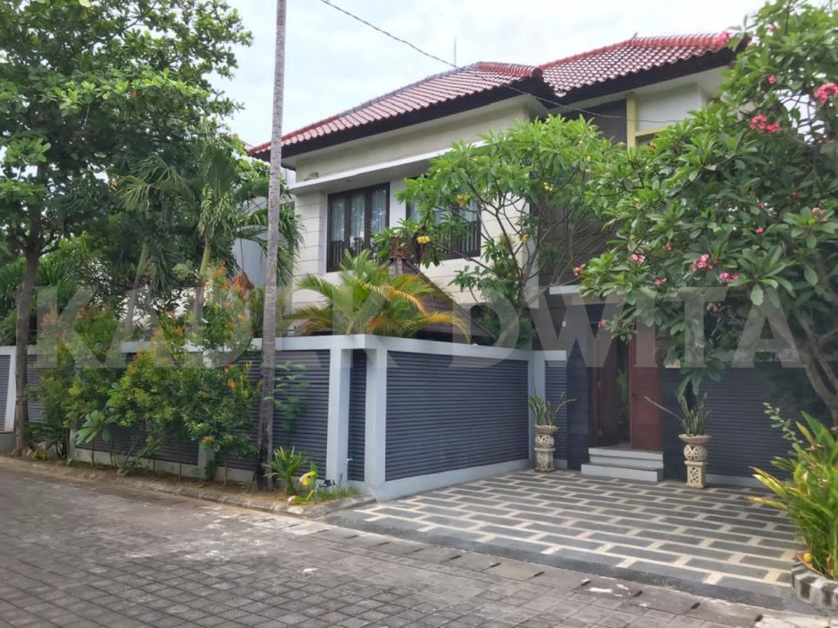 Rumah styel Villa bale Mansion Sunset road dekat Imam bonjol kuta
