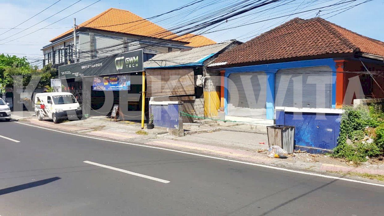 Tanah jalan utama tukad balian renon jalur ramai