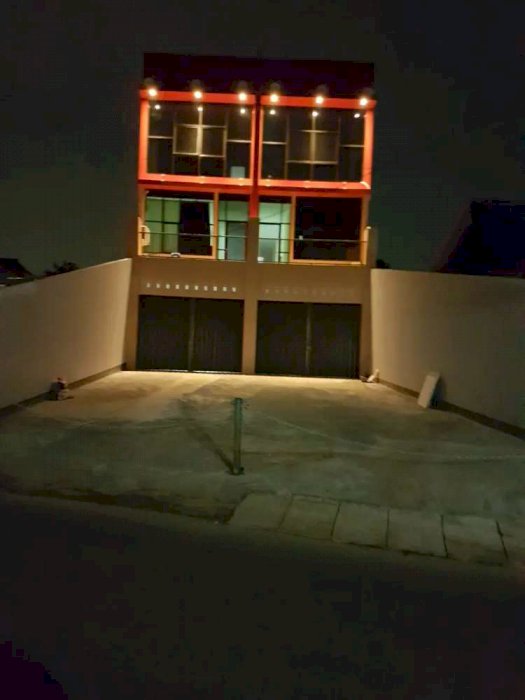 RUKO BESAR DIJALAN PONDOK KACANG RAYA