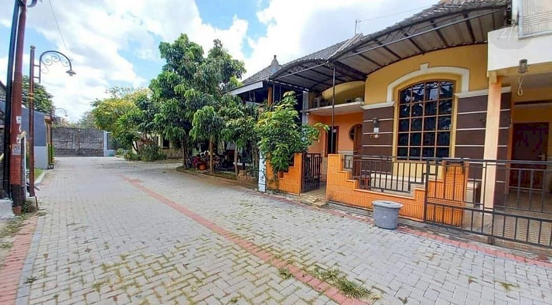 RUMAH SIAP HUNIAN DALAM PERUMAHAN SIDOARUM GODEAN SLEMAN