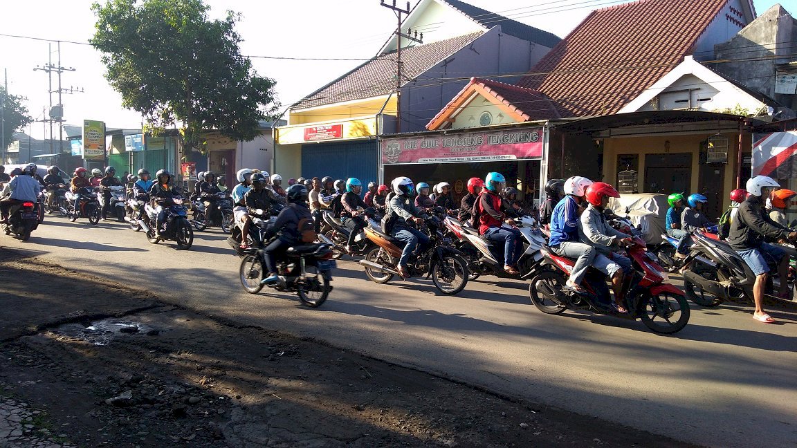 TANAH DIJUAL: DIJUAL TANAH PINGGIR JALAN DEKAT PINTU TOL PAKIS, SHM