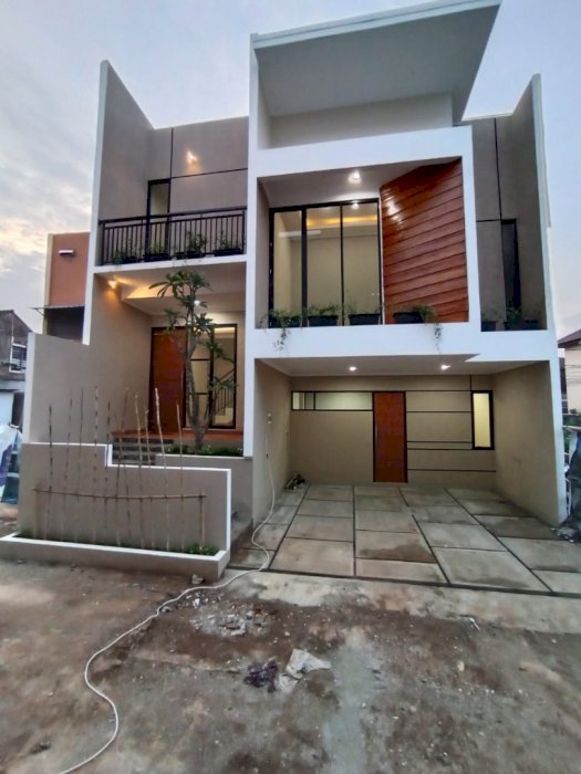 Rumah Asri 3 Lantai 'ADN RESIDENCE CONDET