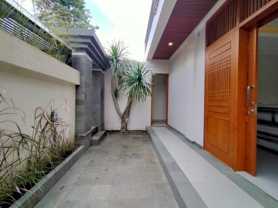 PRIFATE VILLA JLN PALAGAN KM 11 SARIHARJO NGAGLIK SLEMAN