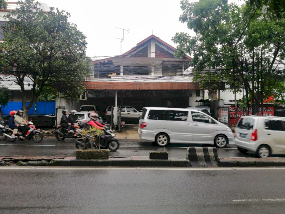 Rumah lokasi strategis pinggir jalan dijalan surya somantri 25 M