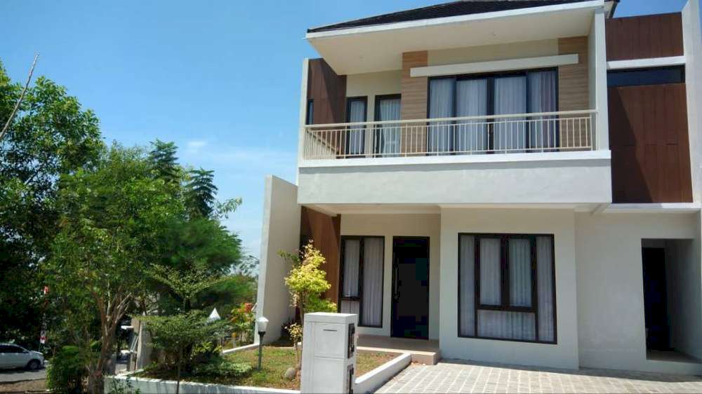 Rumah mewah 5kamar tidur di cluster pandanaran village semarang