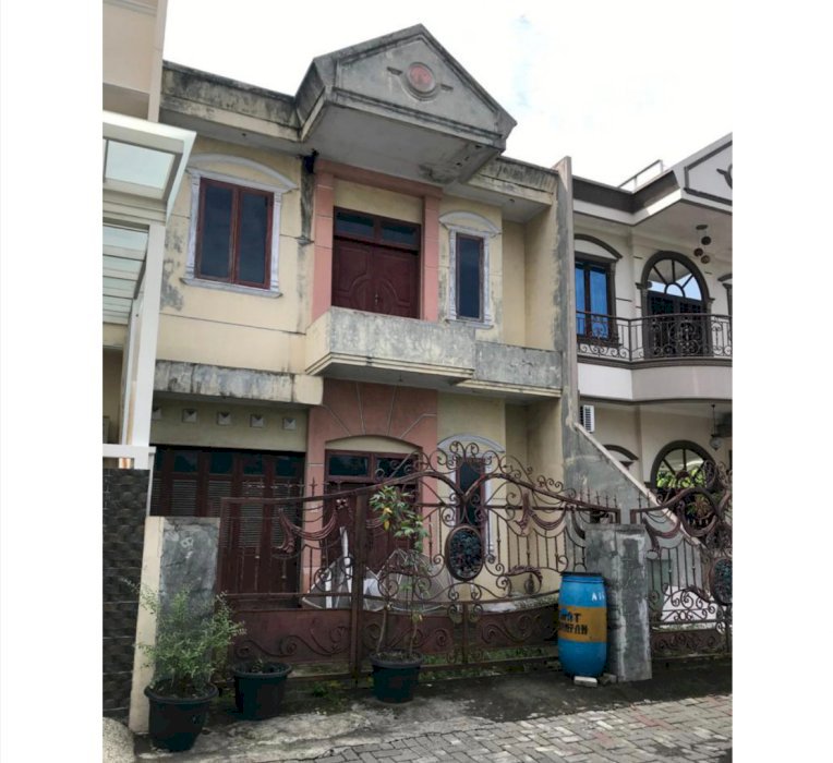 DI JUAL VILLA DI KOMPLEK TAMAN ANGGREK