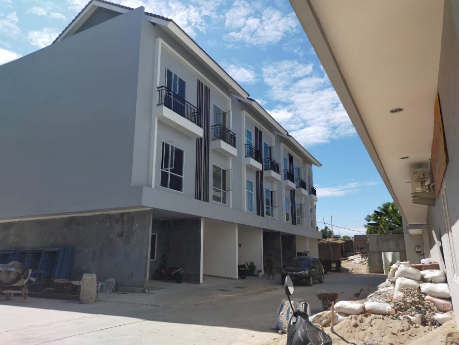 Rumah Baru di Cengkareng Jakarta barat 3Lantai