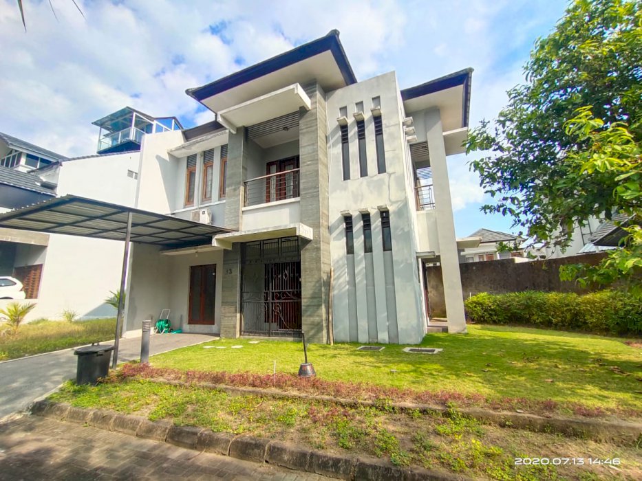 RUMAH ELEGAN DALAM PERUMAHAN ELIT JLN PALAGAN NGAGLIK SLEMAN