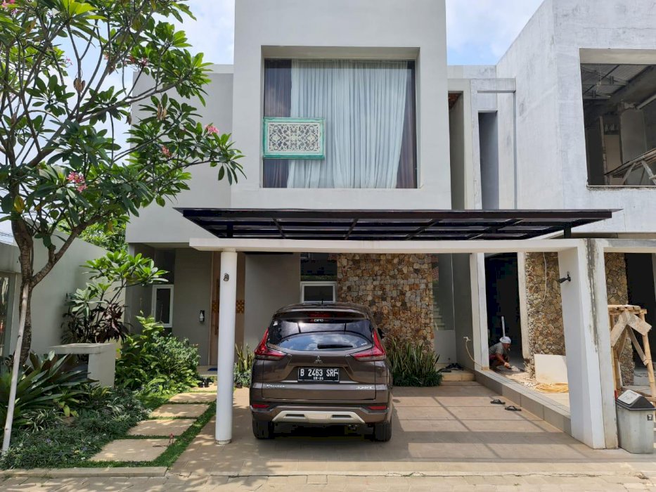 Rumah Strategis di Jakarta Selatan hanya 20 meter dari sekolah dan dilalui jalur