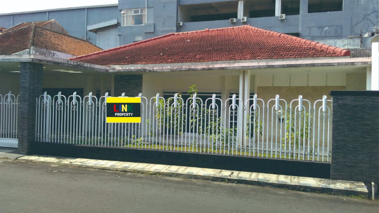 Rumah Mewah Lokasi Simpang Dieng Kota Malang