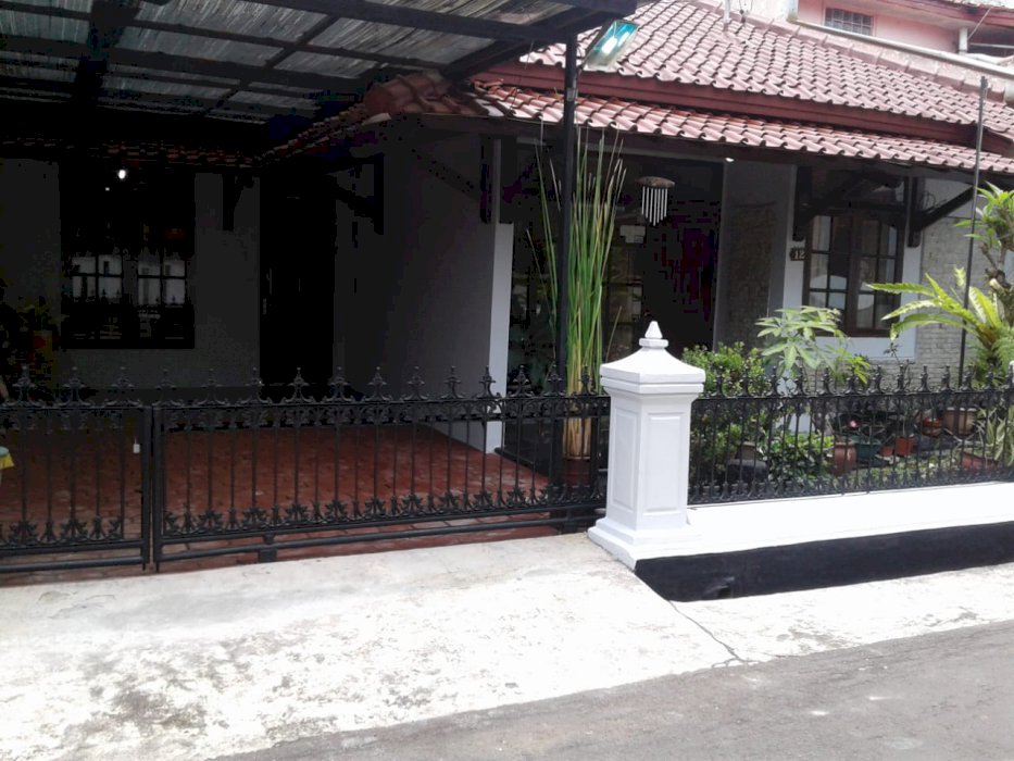  Rumah komplek margahayu permai jl MC kopo Harga  Nego