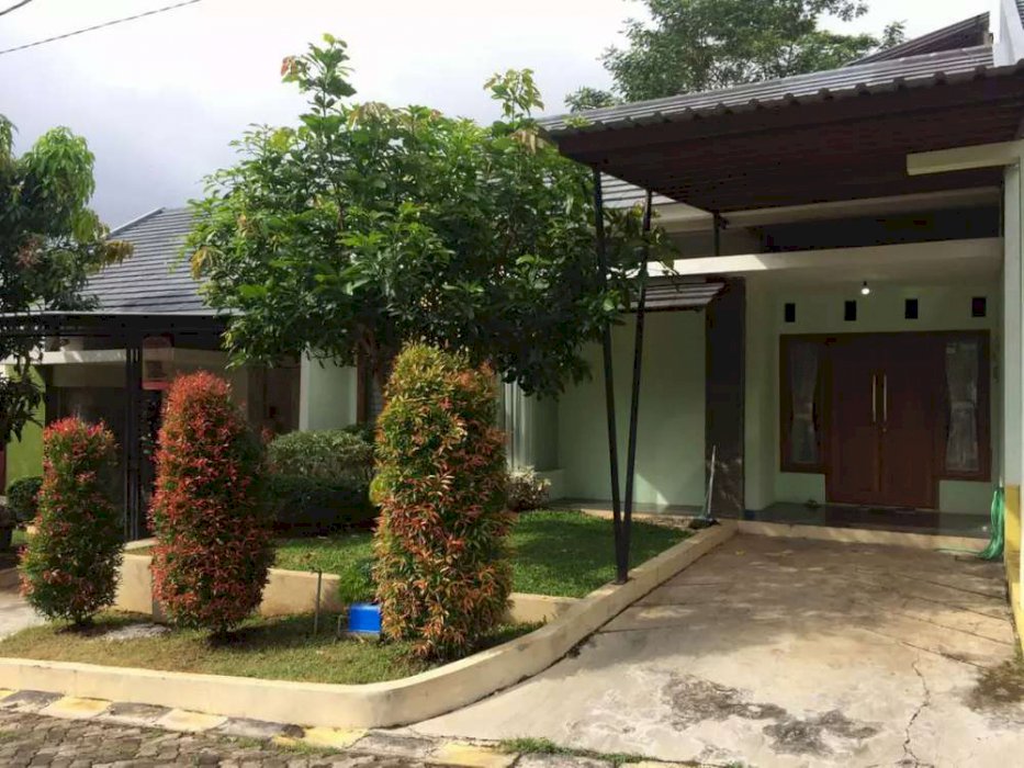 Rumah 2L hbs direnovasi di grafika, banyumanik,include furniture