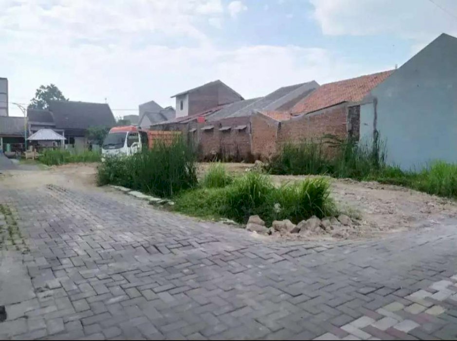 Tanah dua muka,siap bangun,sttgs,jl lebar,tlogomulyo,pedurungan