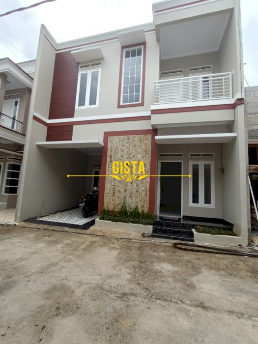 Rumah murah 2 lantai siap huni  lokasi strategis dkt dgn St Depok Baru