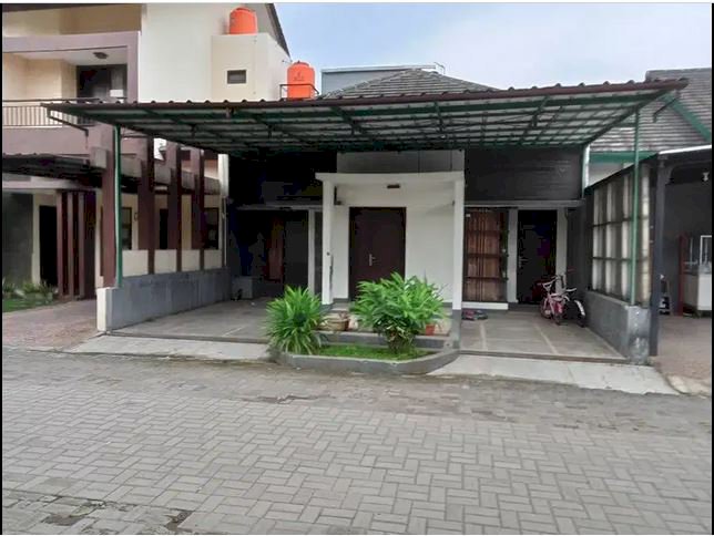  Rumah di belakang hotel gotik sayap jl soekarnohatta Buana Cigi