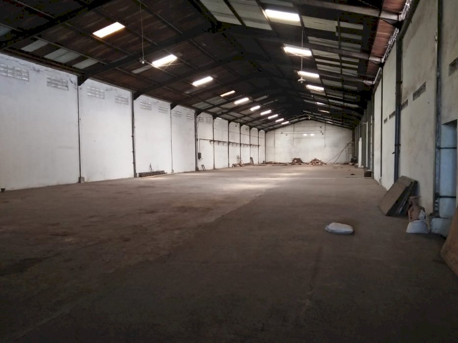 295_Disewakan Gudang LT 2500m LB 2000 m2 di nol jalan mastrip Surabaya