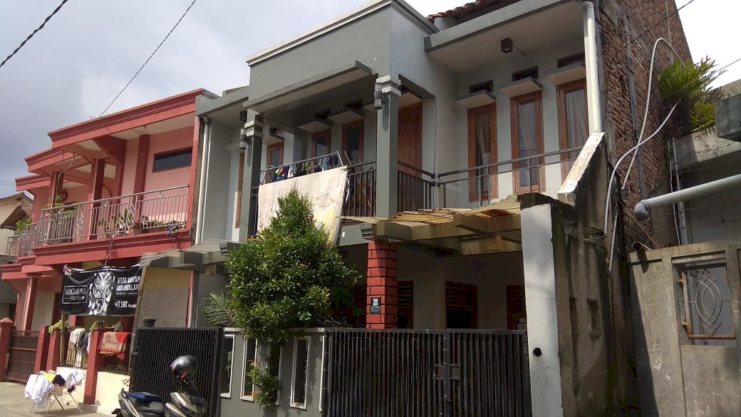 Rumah 2 lantai di jalan batu bara pasir kaliki harga 900 juta nego