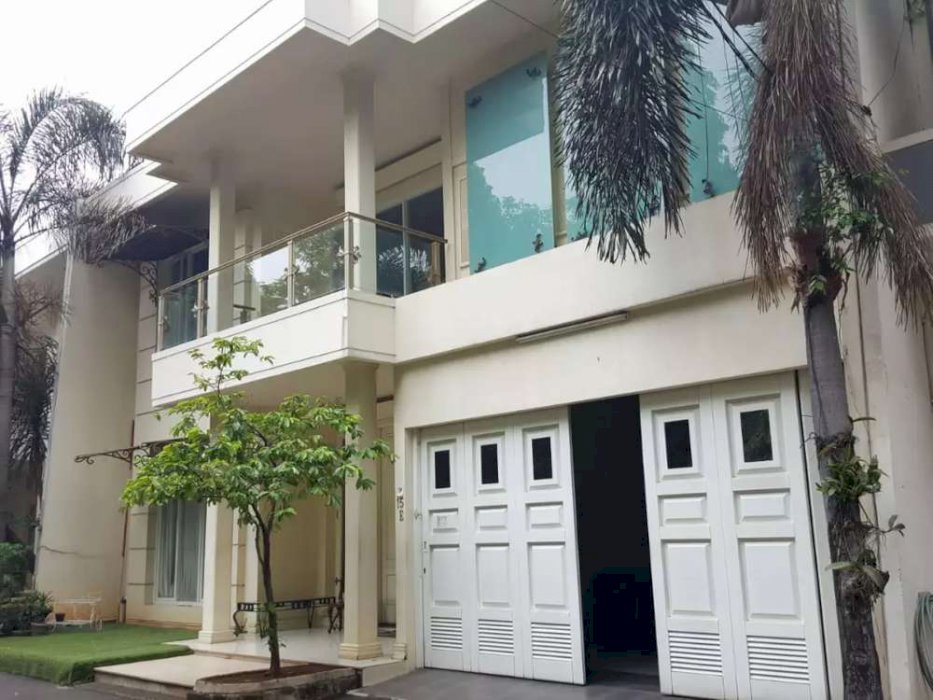 Rumah Strategis di Kemang , dekat Lippo Mall
