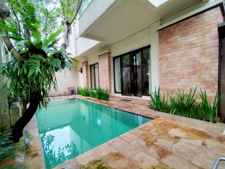 Rumah Asri Menteng Bintaro 340 m2