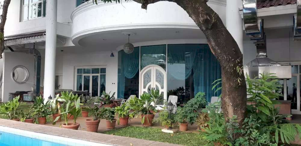 Rumah Mewah Jl Dipenogoro Menteng 2.000 m2