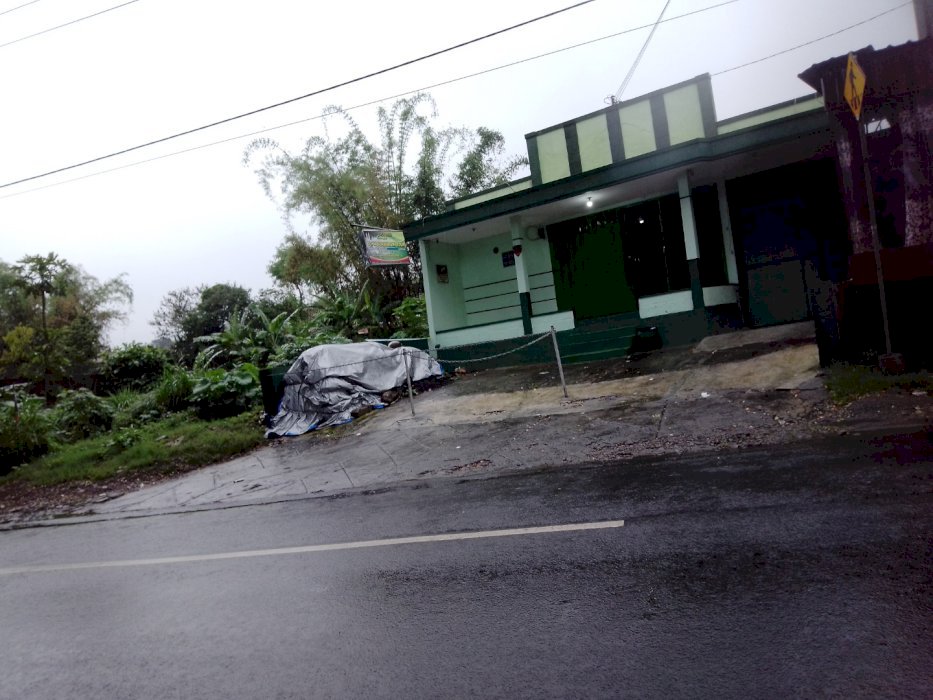 Rumah Batu Malang dekat BNS Batu