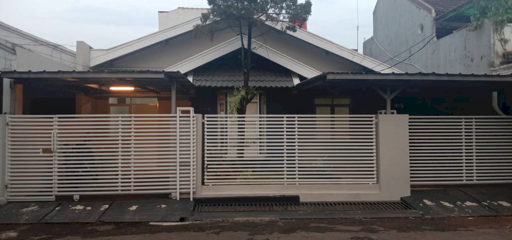 Dijual Rumah di dalam Komplek di Bintaro Sektor 3 Tangerang Selatan