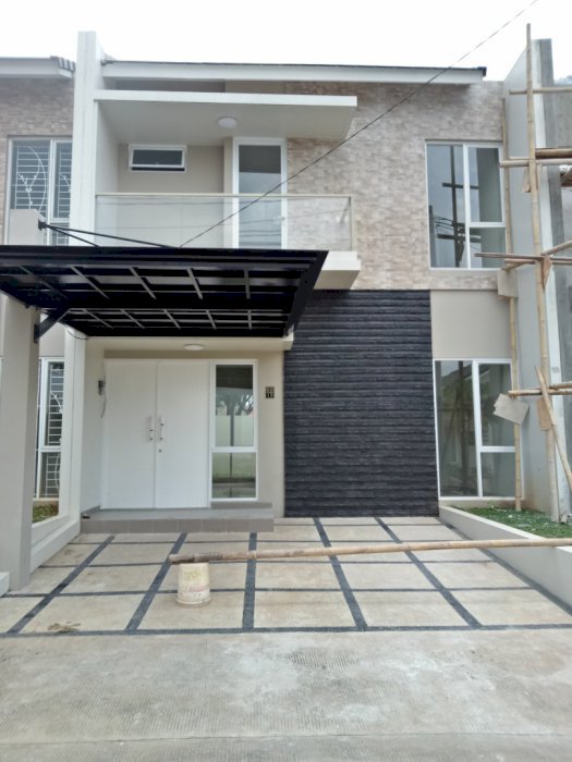 Rumah di perumahan bukit dago, cluster lake view