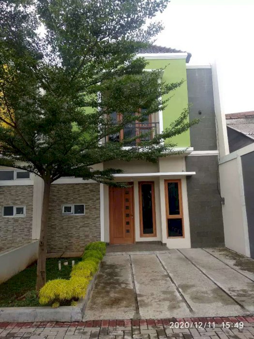 Rumah Cakep 2 Lantai Ready Stok Deket Stasiun Cibinong Free AC