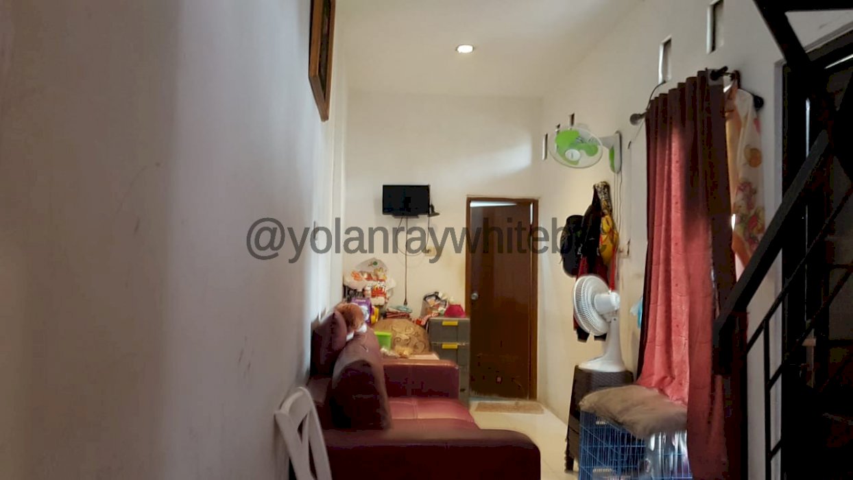 Rumah HOOK Super Strategis dan Aman @ Emerald Town House