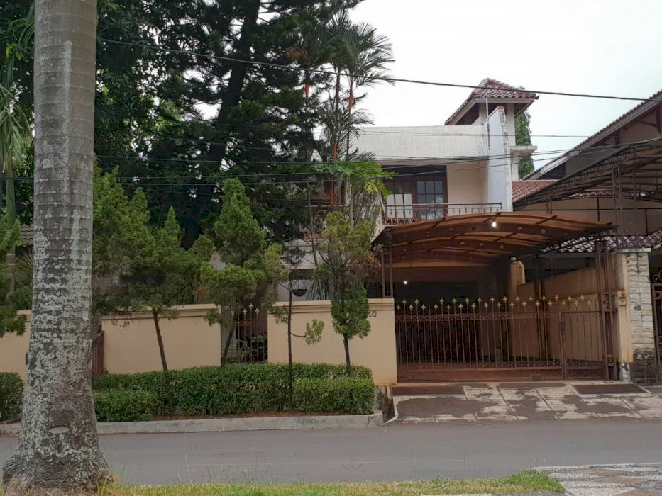 Rumah Mewah Di Komplek Pondok Kelapa Indah