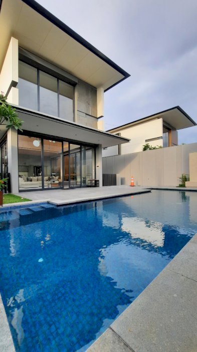 Dijual Rumah Mewah Cluster Lyndon Navapark BSD