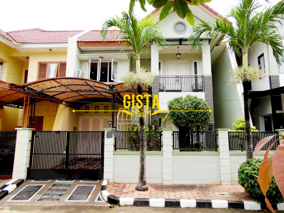 Rumah cantik dgn luas 180m strategis  jln.utama boulevard di Bintara